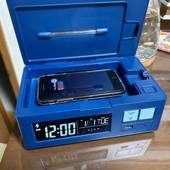 新品のワイヤレス充電➕スマホUV
消毒➕置き時計の画像
