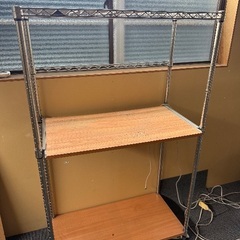 無料！ ポリタンク、机、棚、テーブル、掃除機の画像