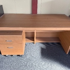 無料！ ポリタンク、机、棚、テーブル、掃除機の画像