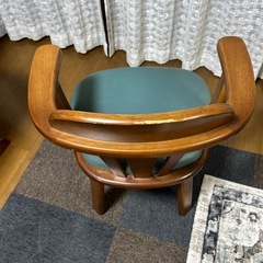 ダイニングチェア4つセット　回転式の画像