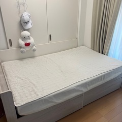 収納付きセミダブルベッドフレームの画像