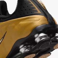 ナイキ ショックス R4 ゴールド ブラック 27.5cm 新品の画像