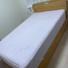 ニトリ収納付きセミダブルベットフレームの画像