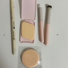 ファンデーション スポンジ・パフ&メイクブラシ 合計5点セットの画像