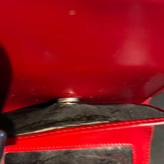 小銭入れが破れた財布の画像