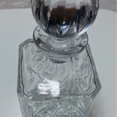 カットガラスデキャンタの画像