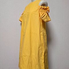 美品 FENDI フェンディ 黄色 ワンピース キッズ 12A 肩出しフリルの画像