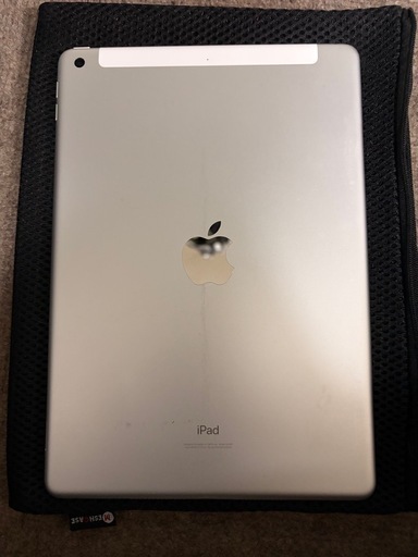 iPad 8世代　32GB Wi-Fiセルラーモデル　simフリー
