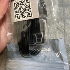 CableMod Basics Cシリーズ 12VHPWR 90度 StealthSense PCI-eケーブル Corsair用 - バリアントB (ブラック 16ピンからトリプル8ピン 60cm)の画像