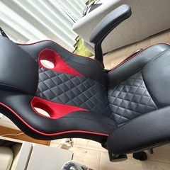 ゲーミングチェア 美品
の画像