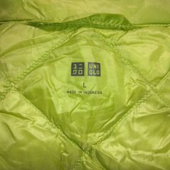 ダウンジャケット　ユニクロ　ウルトラライトダウン　グリーンの画像
