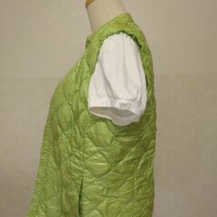 ダウンジャケット　ユニクロ　ウルトラライトダウン　グリーンの画像