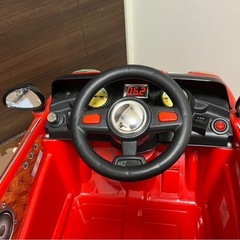 リモコン付き赤いミニカー  子供が乗って運転できますの画像