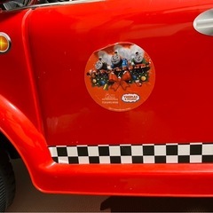 リモコン付き赤いミニカー  子供が乗って運転できますの画像