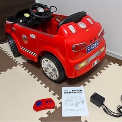 リモコン付き赤いミニカー  子供が乗って運転できますの画像