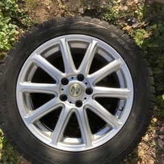 215/55/17  スタッドレスタイヤ　アルミホイール付き
の画像