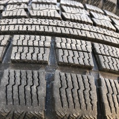 215/55/17  スタッドレスタイヤ　アルミホイール付き
の画像