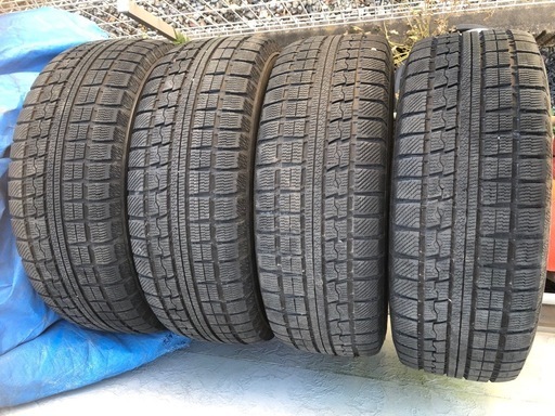 215/55/17  スタッドレスタイヤ　アルミホイール付き