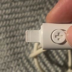 iPhoneライトニングにつけて首から下げられますの画像