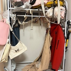 ハンガーラックの画像