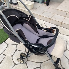 コンビ　新生児〜使用可能ベビーカーの画像