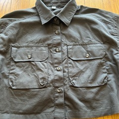 GU クロップドワークシャツ　長袖　オリーブの画像