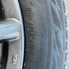 ブリヂストン スタッドレスタイヤ 195/65R15 4本セット(22年11月頃製造)の画像