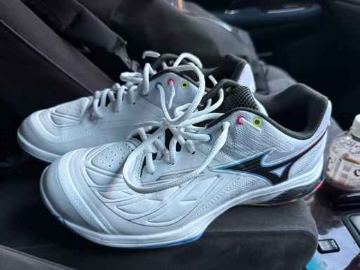 ミズノ　バドミントンシューズ