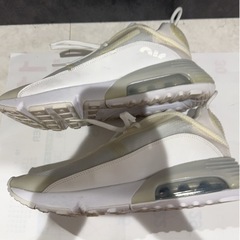 NIKE 白スニーカー　27.5の画像