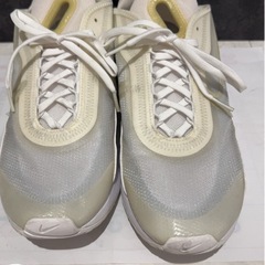 NIKE 白スニーカー　27.5の画像