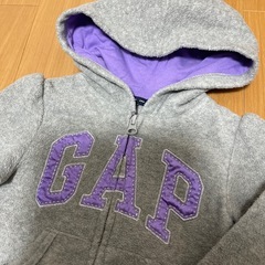 ベビーギャップ　フリースパーカー　95サイズ　の画像