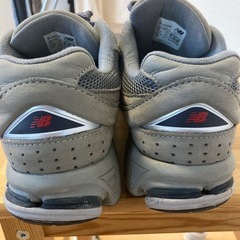 ニューバランス スニーカー N2002Rの画像