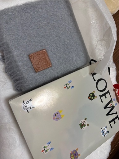 新品ロエベ　マフラー