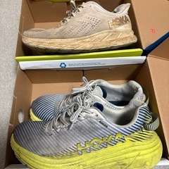 ホカオネオネ　HOKA ONEONE 27センチの画像
