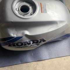 CB1300SF SC40 塗装ベース　タンク
の画像