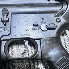 電動ガン　18才以上　M4 グレネード付き　重量感有りの画像