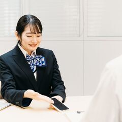 【時給1600円×交通費全額支給】ブースでスマホ案内スタッフ！人と話すのが好きな方歓迎♪の画像