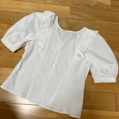 GU ブラウスの画像