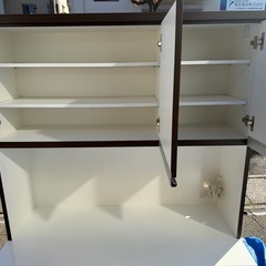 食器棚 の画像