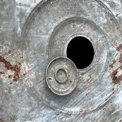 金属缶　米　麦　貯蔵　保管　(燻製などにも)の画像