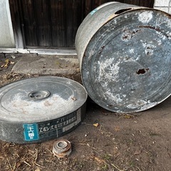 米　保存缶　大きな金属缶　カット済の画像