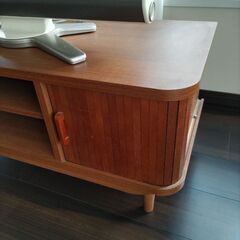 SHARPＡＱＵＯＳ2009年/テレビ台付き/リモコンありの画像