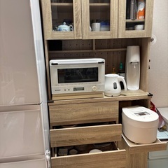 食器棚の画像