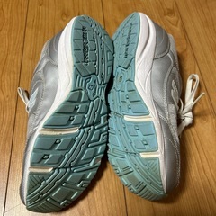 ニューバランス　スニーカーの画像