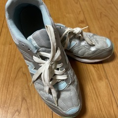 ニューバランス　スニーカーの画像