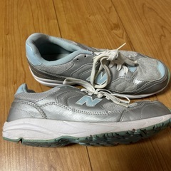ニューバランス　スニーカーの画像