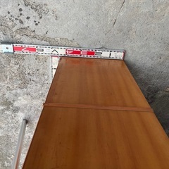 ガラス棚付きタンスの画像