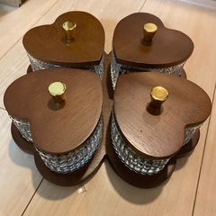 新品未使用  4個セット  アカシア材＆ガラス瓶 蓋付き の画像