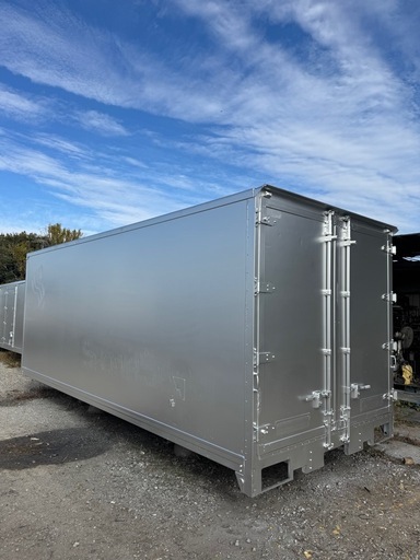 仕上げ済み！断熱材入り！バイクガレージ！使い勝手抜群！倉庫物置用 4トン保冷ロングワイドコンテナ