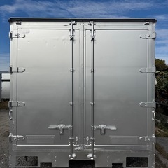 仕上げ済み！断熱材入り！バイクガレージ！使い勝手抜群！倉庫物置用 4トン保冷ロングワイドコンテナの画像